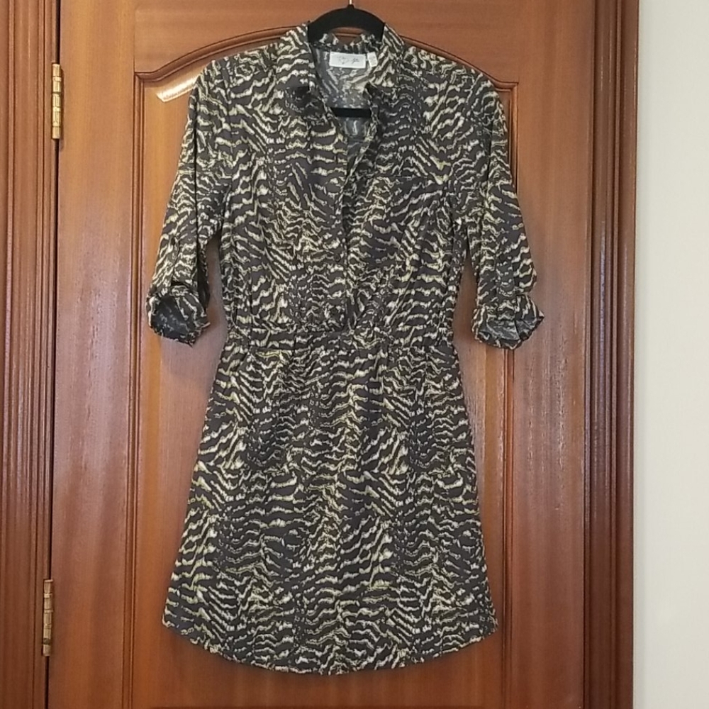 RD Style Cinched waist V-neck button down dress, armt green, size S